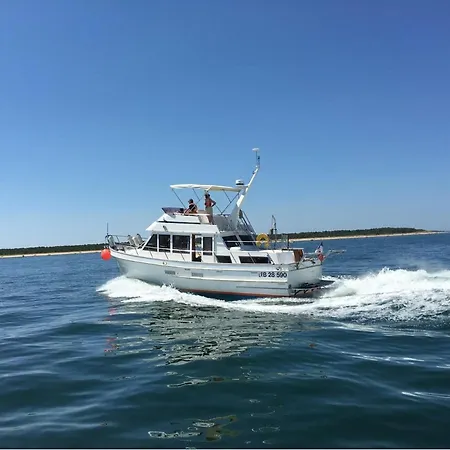 Bateau Trawler Yacht Atypique * La Rochelle (Charente-Maritime)